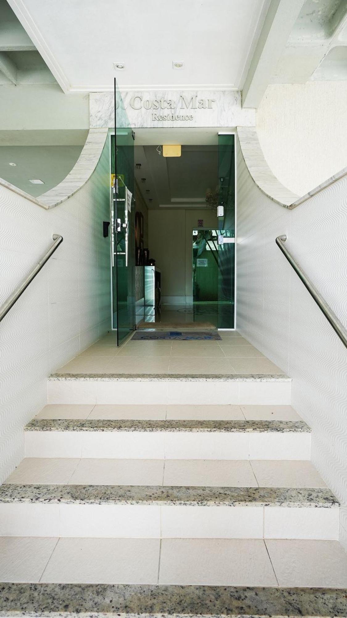 Edificio Costa Mar - Centro De Bombinhas Daire Dış mekan fotoğraf